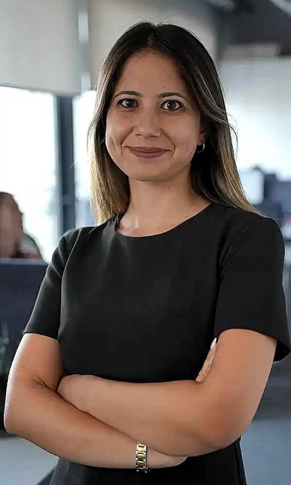 izmir avukat nazlı ayça toyman